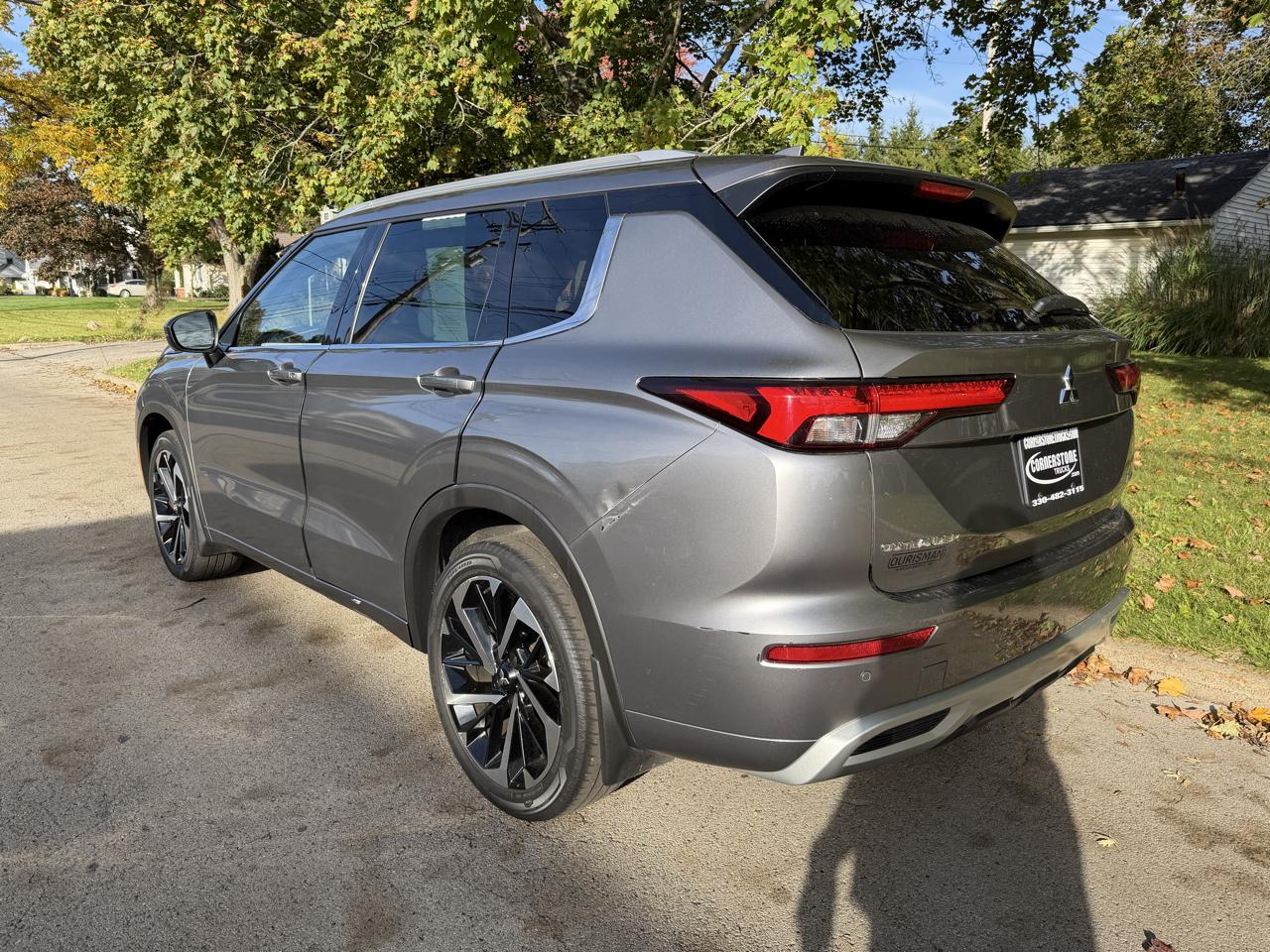 Mitsubishi Outlander SEL 4D SUV FWD 2022
