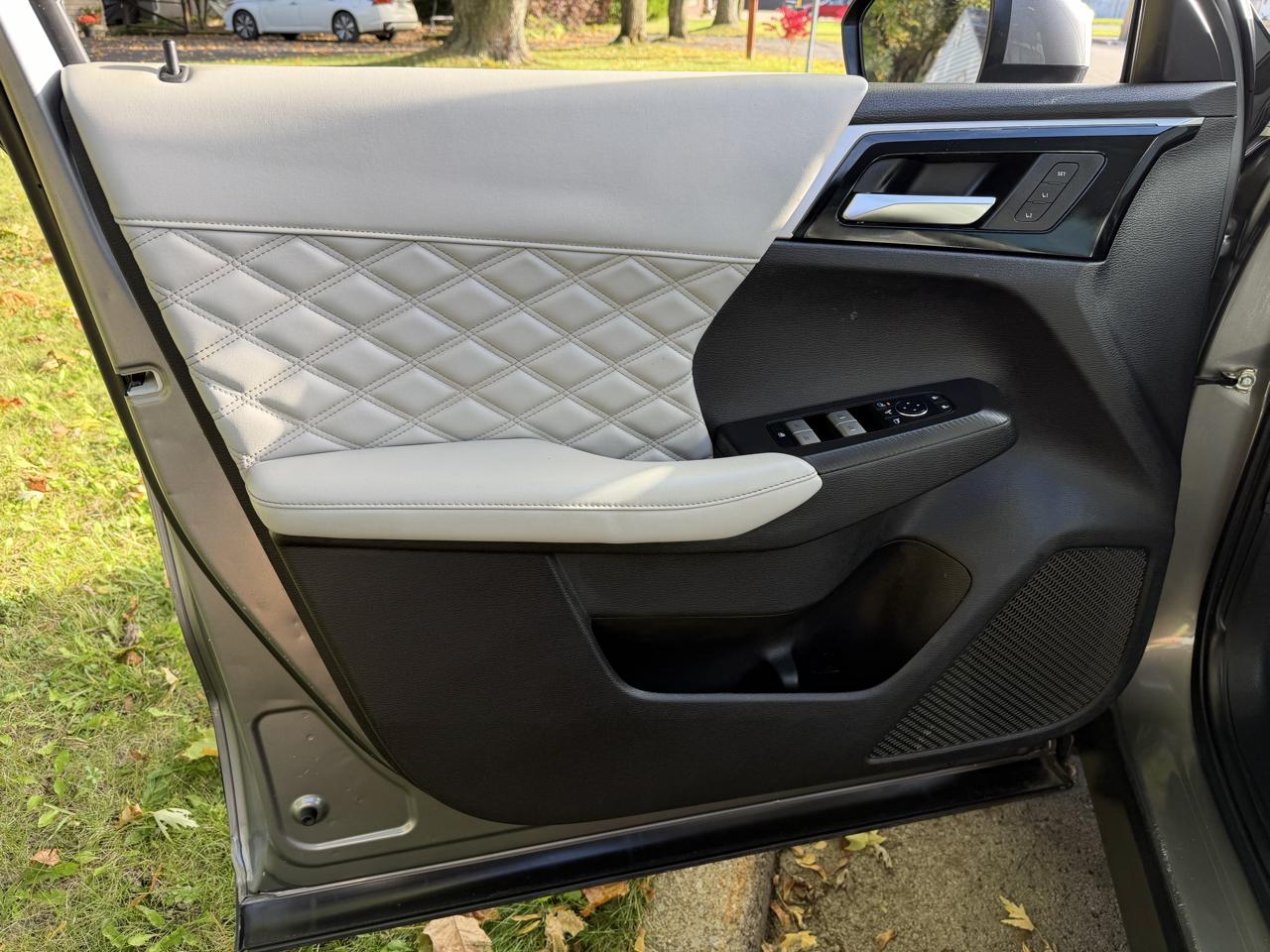 Mitsubishi Outlander SEL 4D SUV FWD 2022