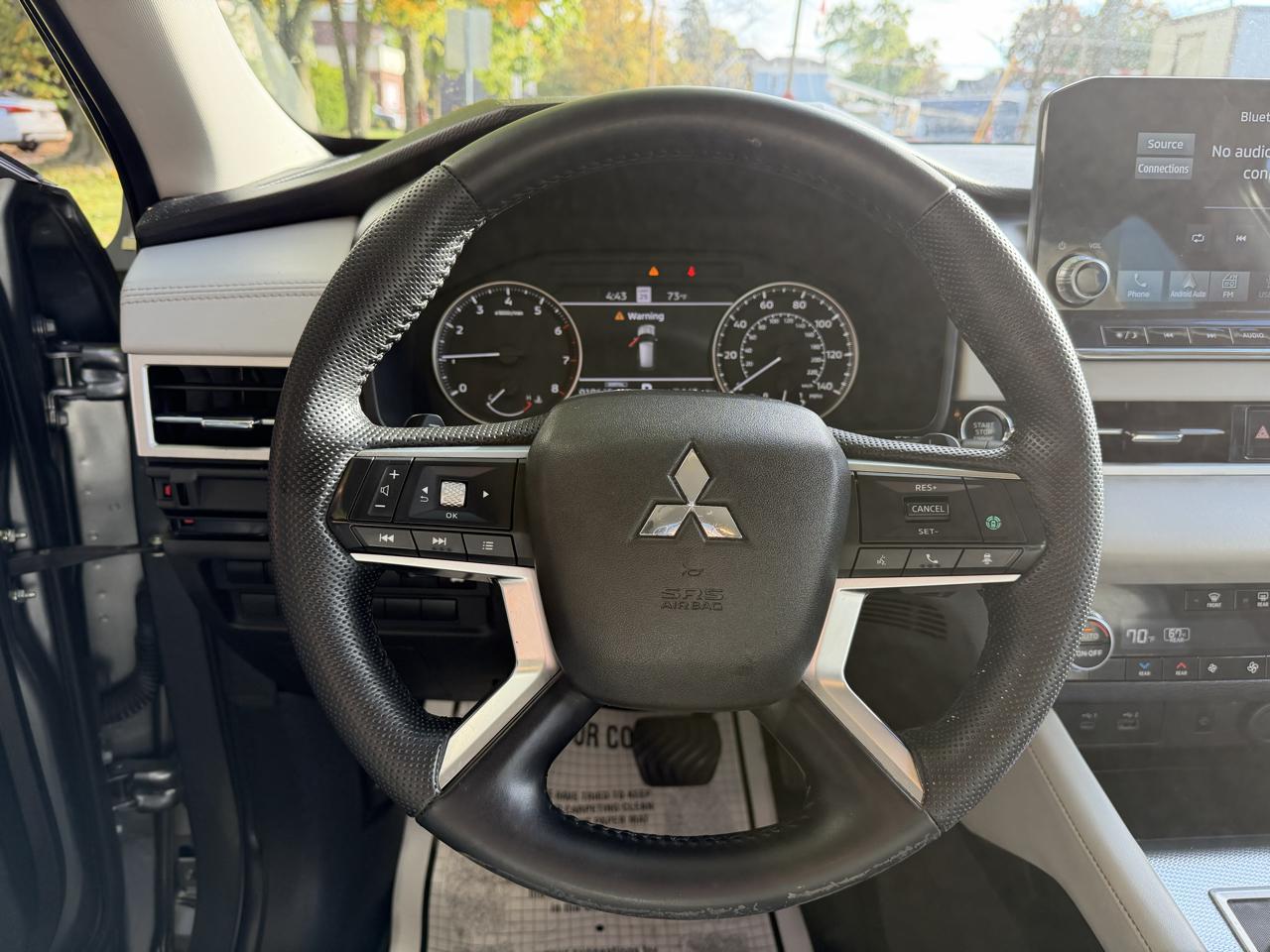 Mitsubishi Outlander SEL 4D SUV FWD 2022
