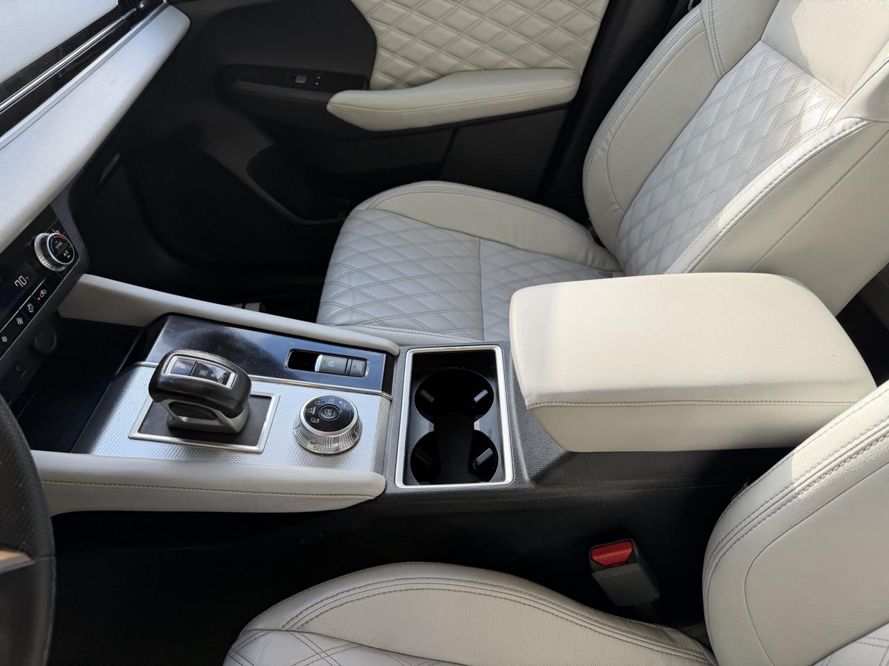 Mitsubishi Outlander SEL 4D SUV FWD 2022