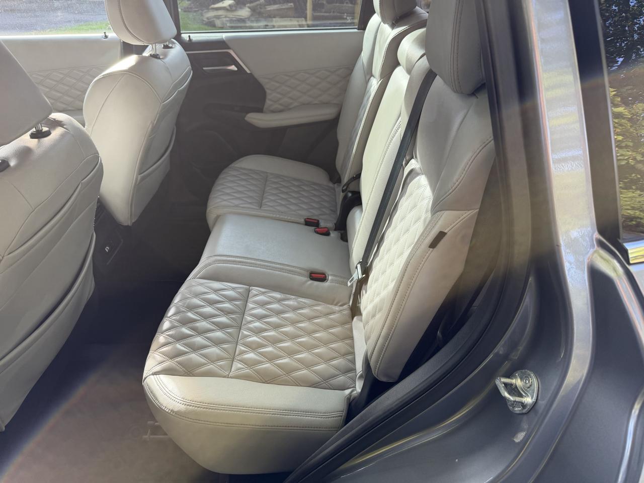 Mitsubishi Outlander SEL 4D SUV FWD 2022