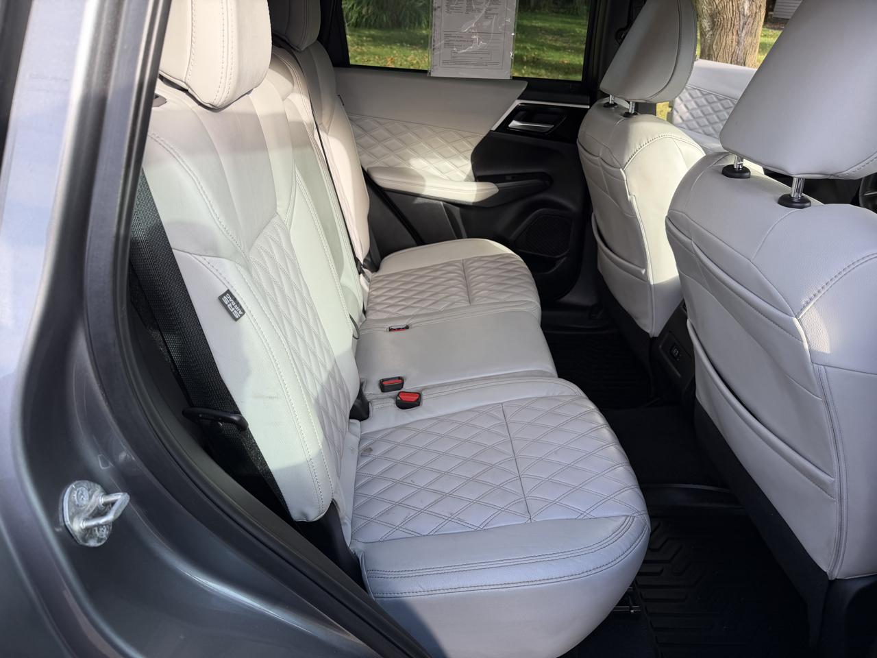 Mitsubishi Outlander SEL 4D SUV FWD 2022