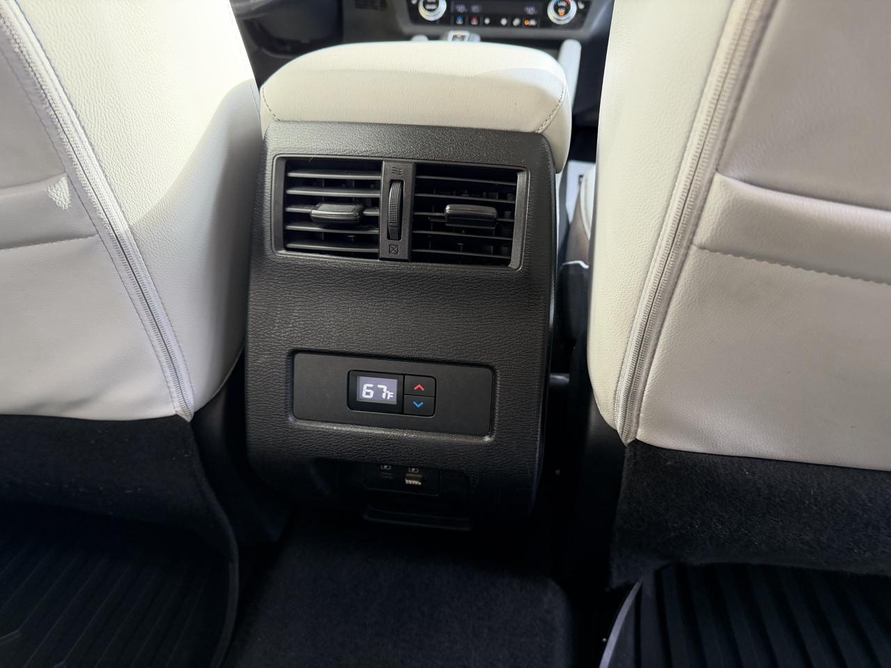 Mitsubishi Outlander SEL 4D SUV FWD 2022
