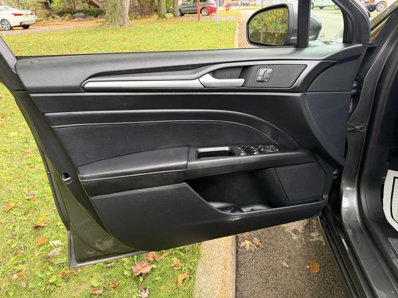 Ford Fusion 4dr Sdn Titanium AWD 2020