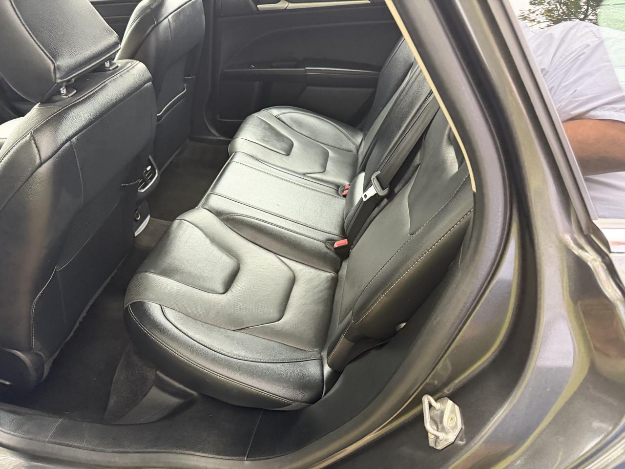 Ford Fusion 4dr Sdn Titanium AWD 2020