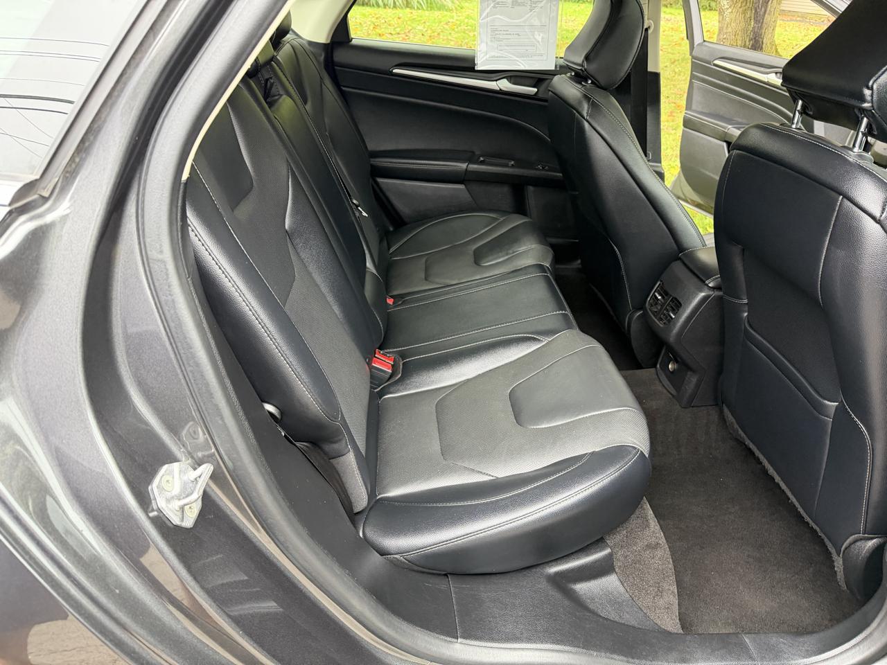Ford Fusion 4dr Sdn Titanium AWD 2020