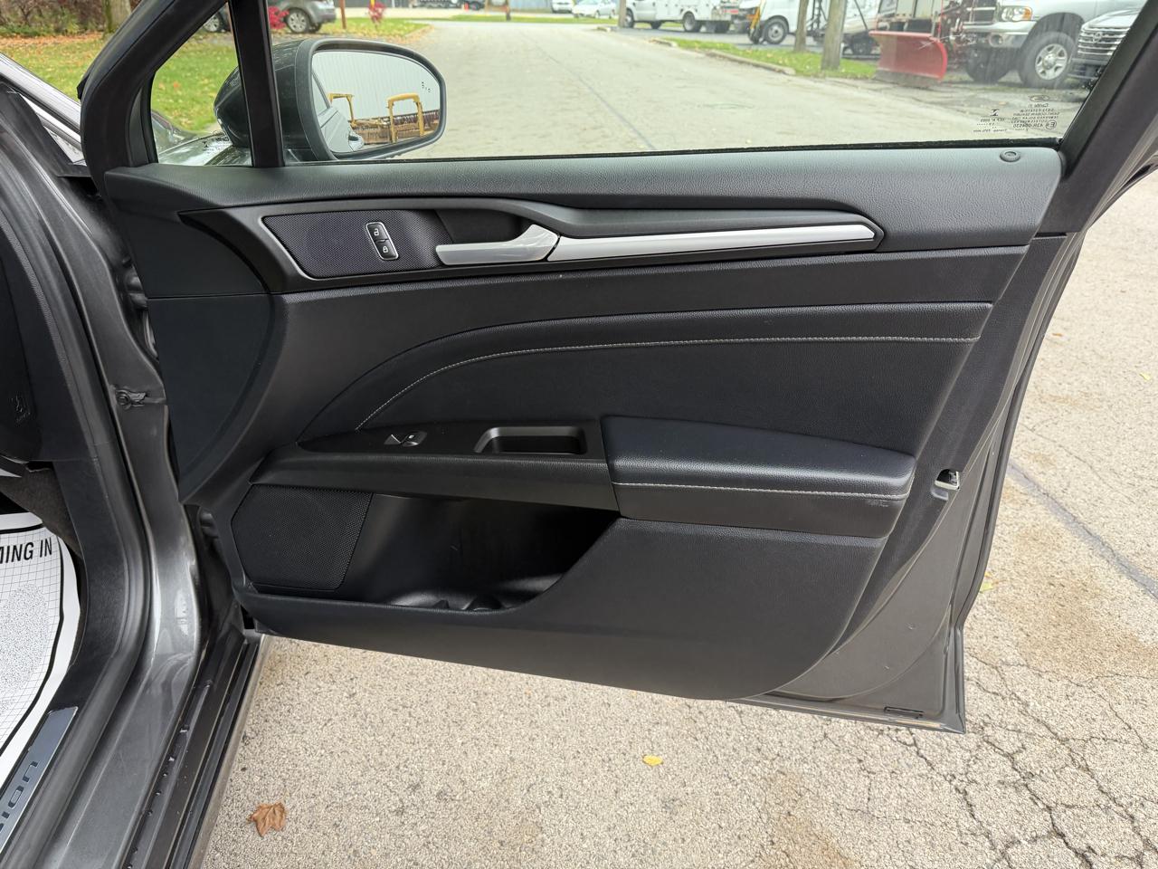 Ford Fusion 4dr Sdn Titanium AWD 2020