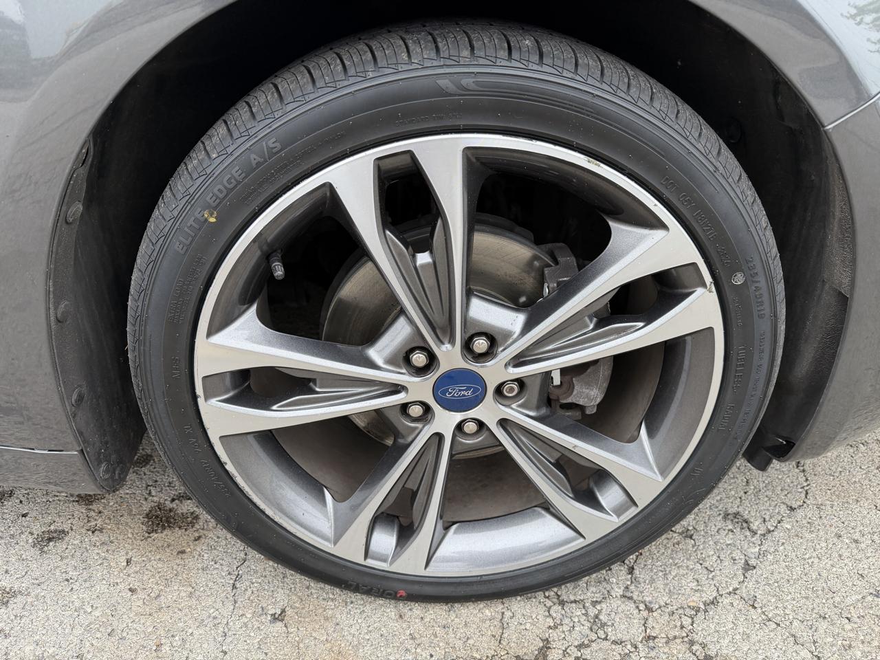 Ford Fusion 4dr Sdn Titanium AWD 2020
