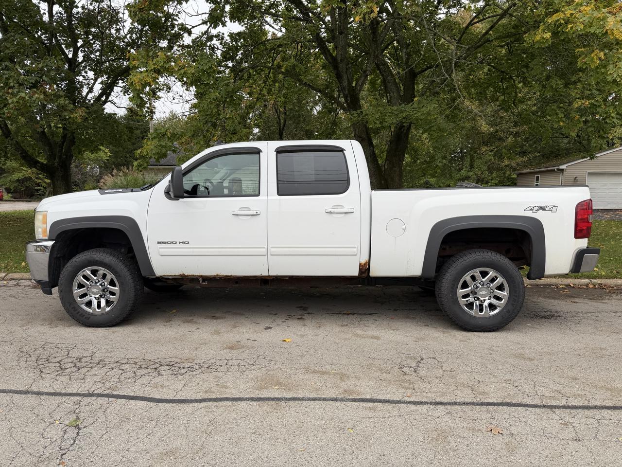 Chevrolet Silverado 2500HD 4WD Crew Cab 153" LTZ 2011