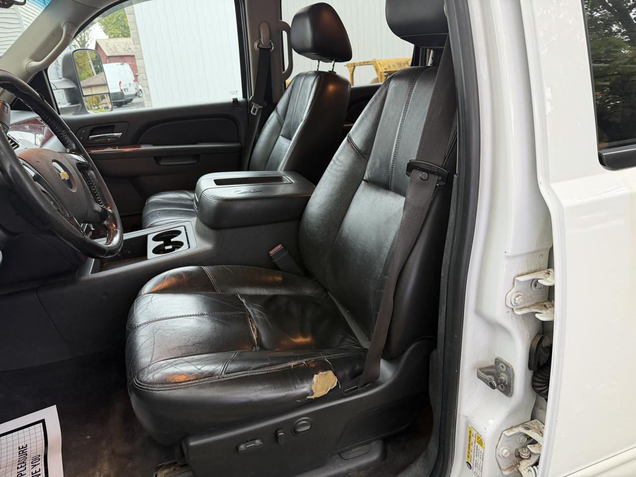 Chevrolet Silverado 2500HD 4WD Crew Cab 153" LTZ 2011