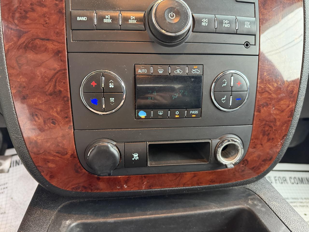 Chevrolet Silverado 2500HD 4WD Crew Cab 153" LTZ 2011