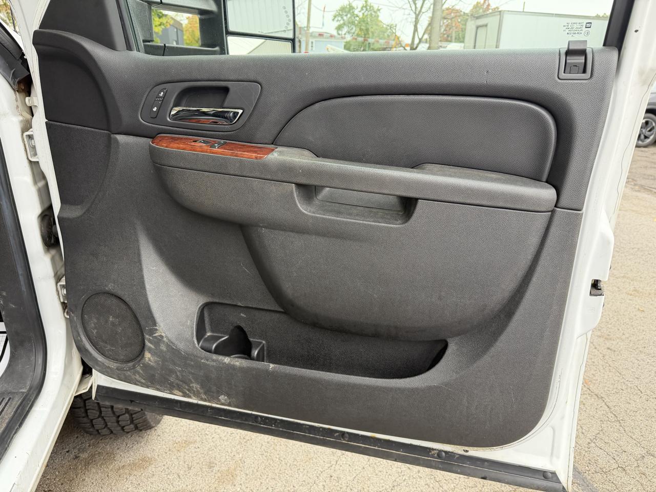 Chevrolet Silverado 2500HD 4WD Crew Cab 153" LTZ 2011