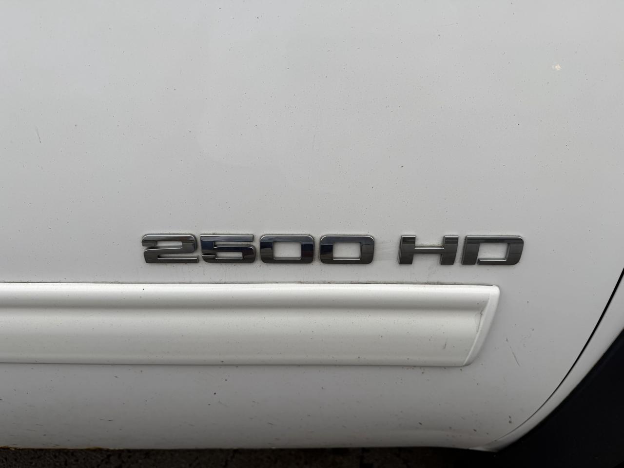 Chevrolet Silverado 2500HD 4WD Crew Cab 153" LTZ 2011