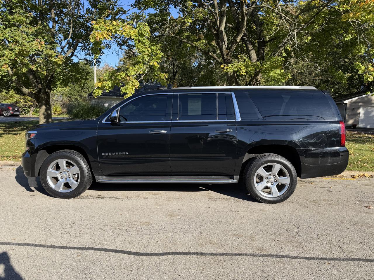 Chevrolet Suburban 1500 Premier 4D SUV 4WD 2017