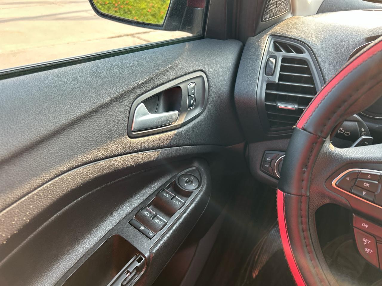 Ford Escape SE FWD 2017