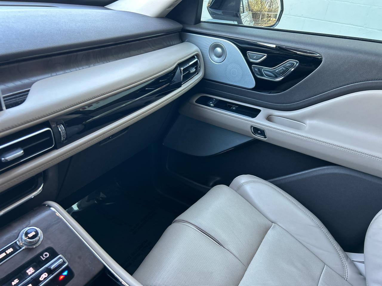 Lincoln Aviator Reserve 4D SUV AWD 2020