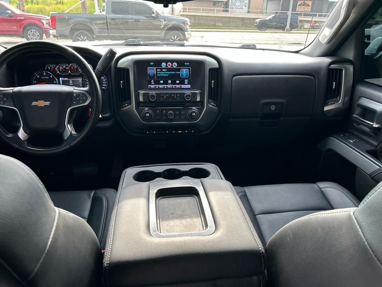 Chevrolet Silverado 1500 4WD Crew Cab 143.5" LT w/2LT 2015