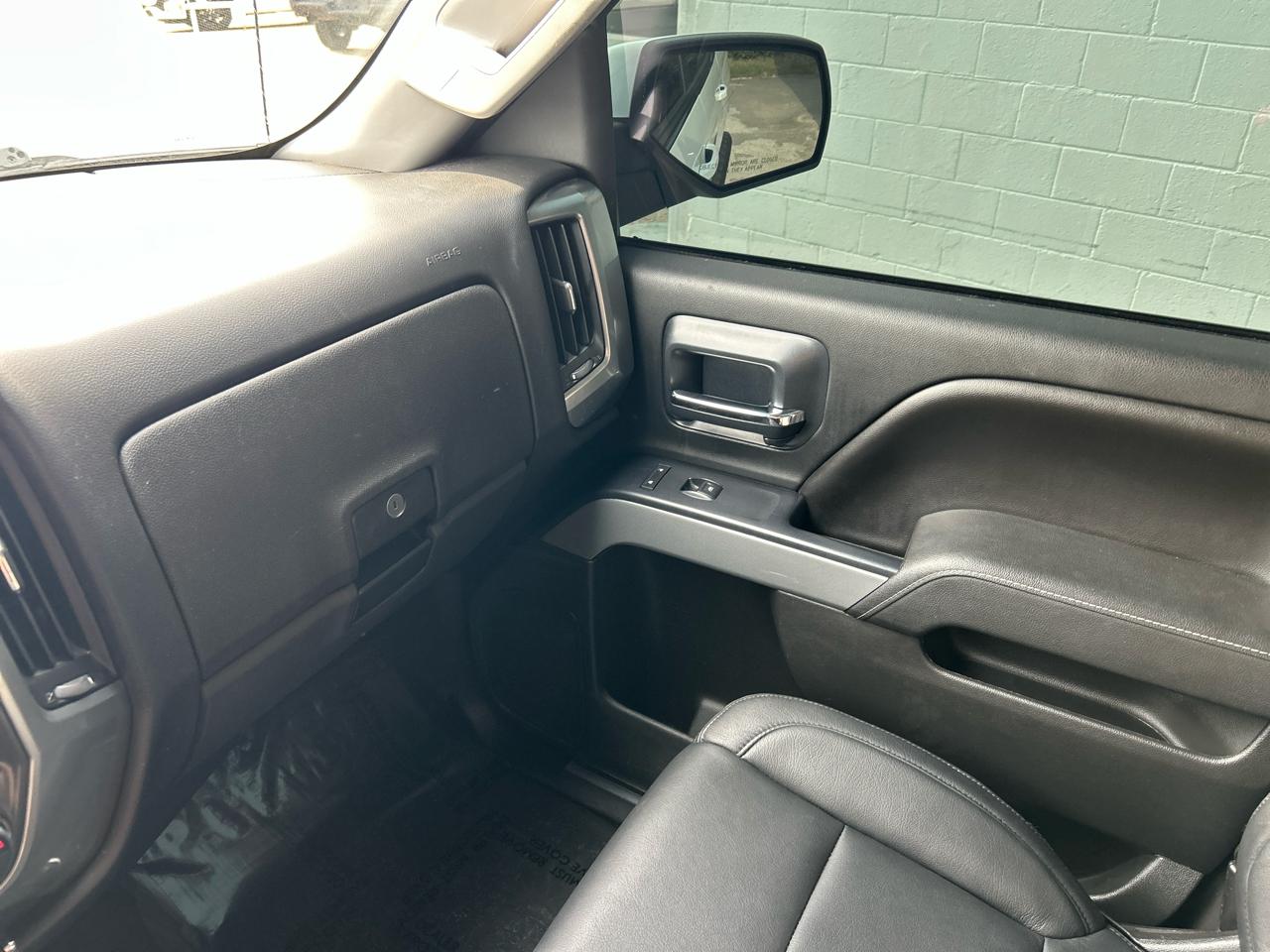 Chevrolet Silverado 1500 4WD Crew Cab 143.5" LT w/2LT 2015