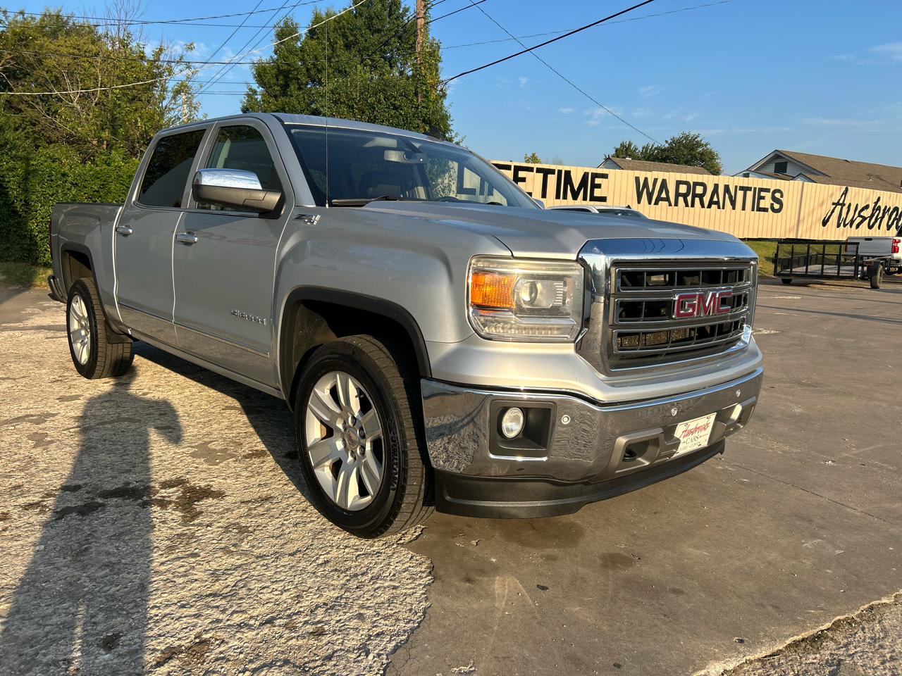 GMC Sierra 1500 4WD Crew Cab 143.5" SLT 2015 GMC Sierra 1500 4WD Crew Cab 143.5" SLT 2015