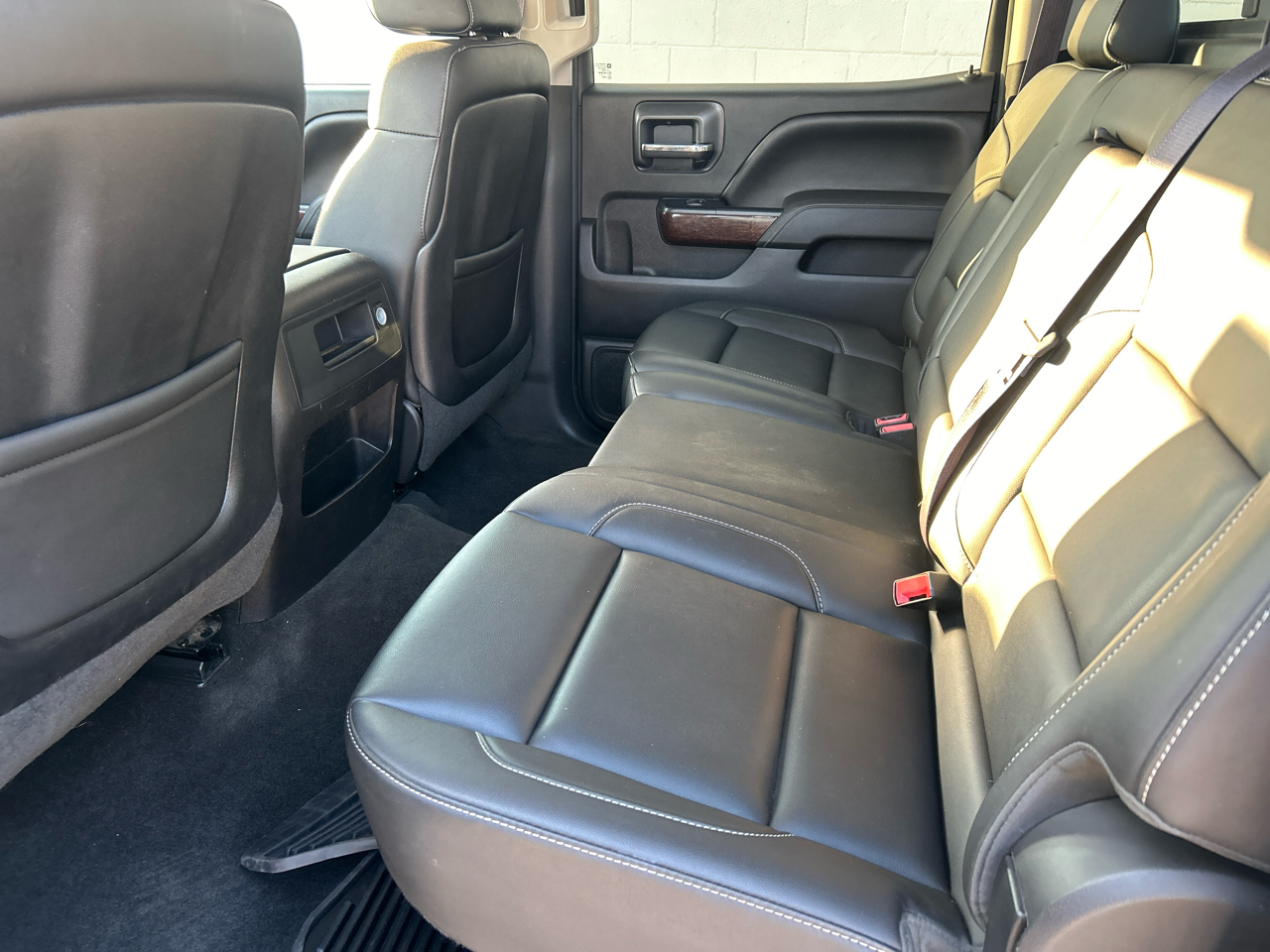 GMC Sierra 1500 4WD Crew Cab 143.5" SLT 2015 GMC Sierra 1500 4WD Crew Cab 143.5" SLT 2015