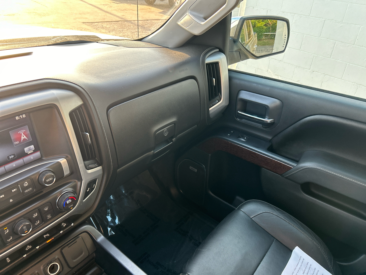 GMC Sierra 1500 4WD Crew Cab 143.5" SLT 2015 GMC Sierra 1500 4WD Crew Cab 143.5" SLT 2015