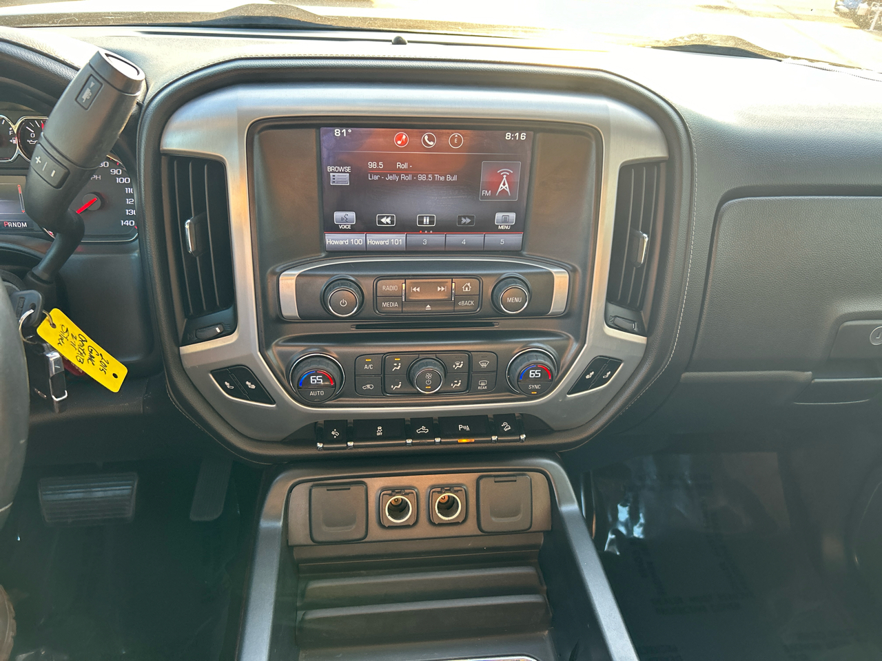 GMC Sierra 1500 4WD Crew Cab 143.5" SLT 2015 GMC Sierra 1500 4WD Crew Cab 143.5" SLT 2015