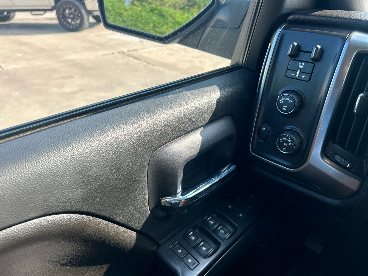 Chevrolet Silverado 1500 4WD Crew Cab 143.5" LT w/1LT 2017 Chevrolet Silverado 1500 4WD Crew Cab 143.5" LT w/1LT 2017