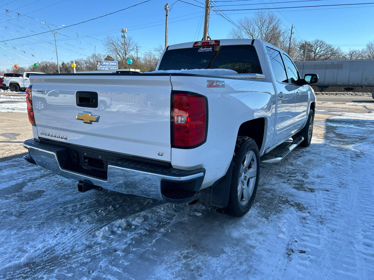 Chevrolet Silverado 1500 4WD Crew Cab 143.5" LT w/1LT 2017