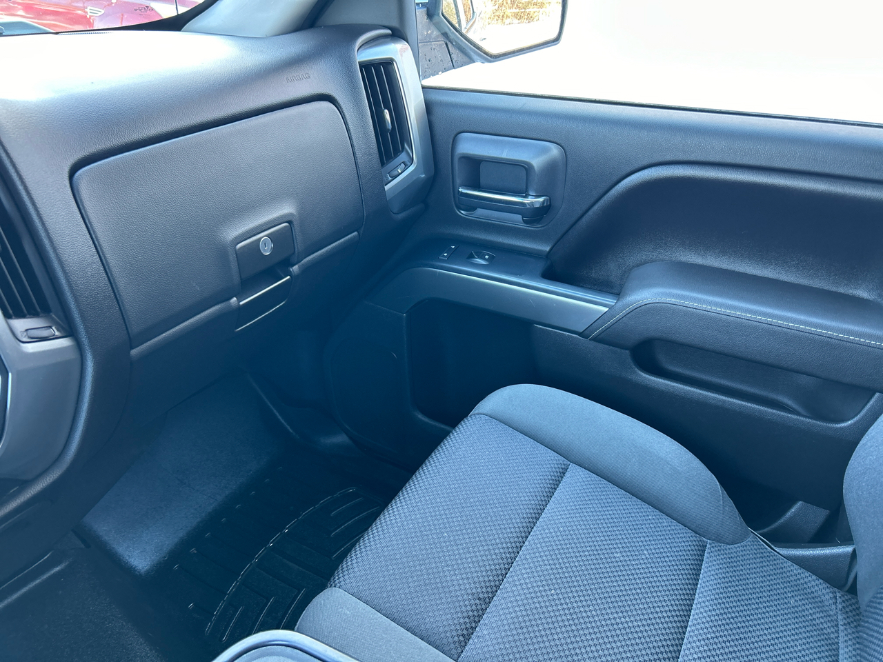 Chevrolet Silverado 1500 4WD Crew Cab 143.5" LT w/1LT 2017