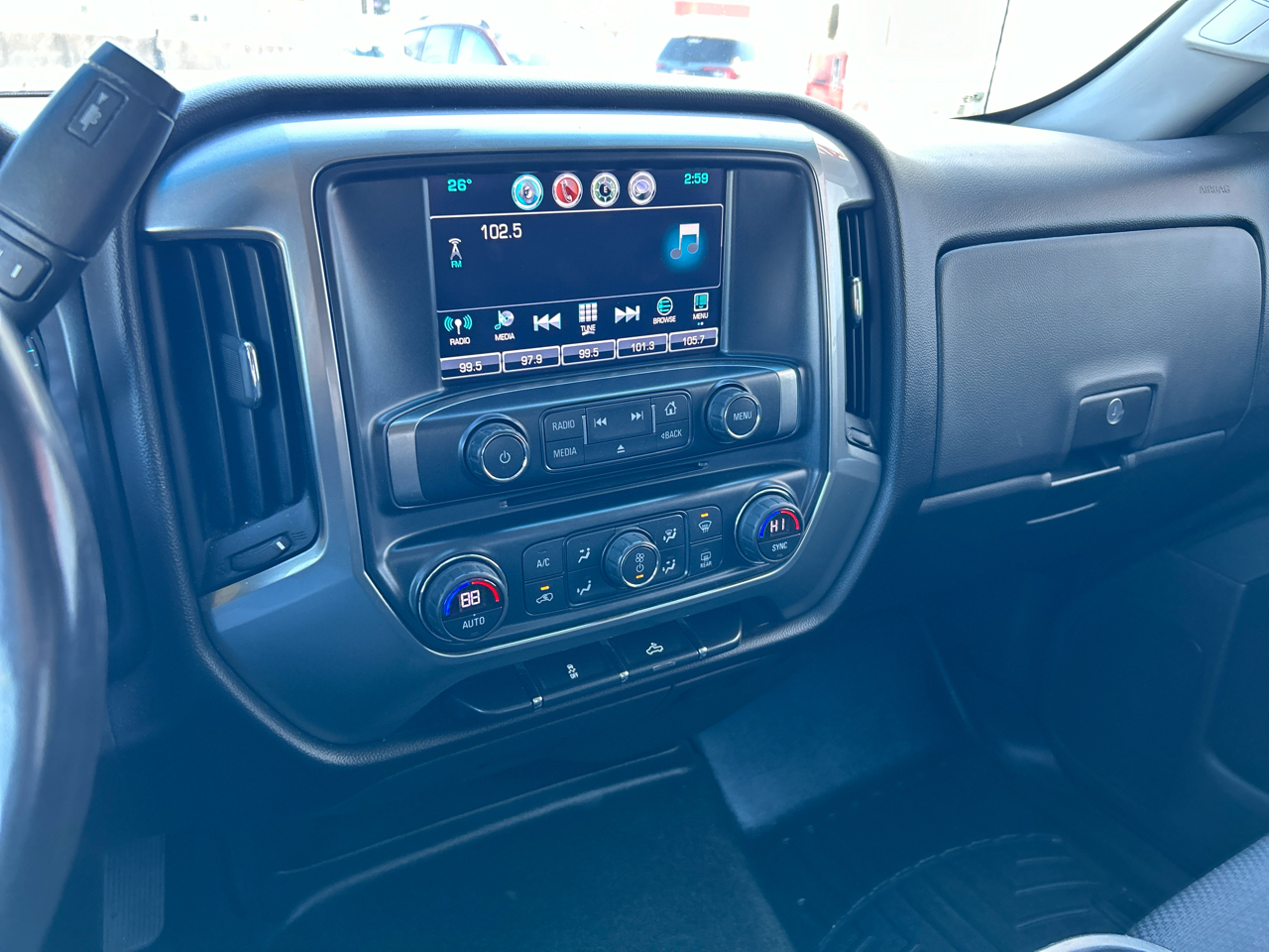 Chevrolet Silverado 1500 4WD Crew Cab 143.5" LT w/1LT 2017