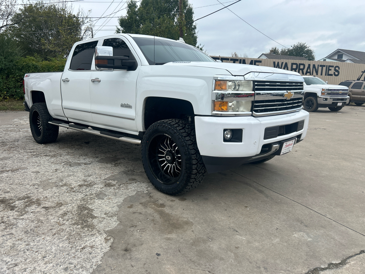 Chevrolet Silverado 2500HD Built After Aug 14 4WD Crew Cab 153.7" High Country 2015 Chevrolet Silverado 2500HD Built After Aug 14 4WD Crew Cab 153.7" High Country 2015