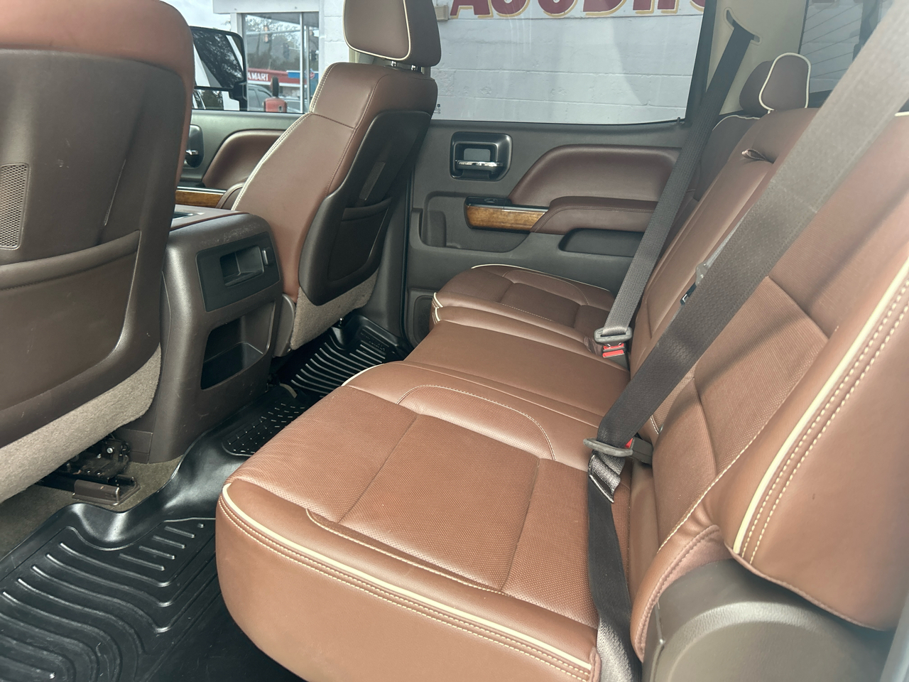 Chevrolet Silverado 2500HD Built After Aug 14 4WD Crew Cab 153.7" High Country 2015 Chevrolet Silverado 2500HD Built After Aug 14 4WD Crew Cab 153.7" High Country 2015
