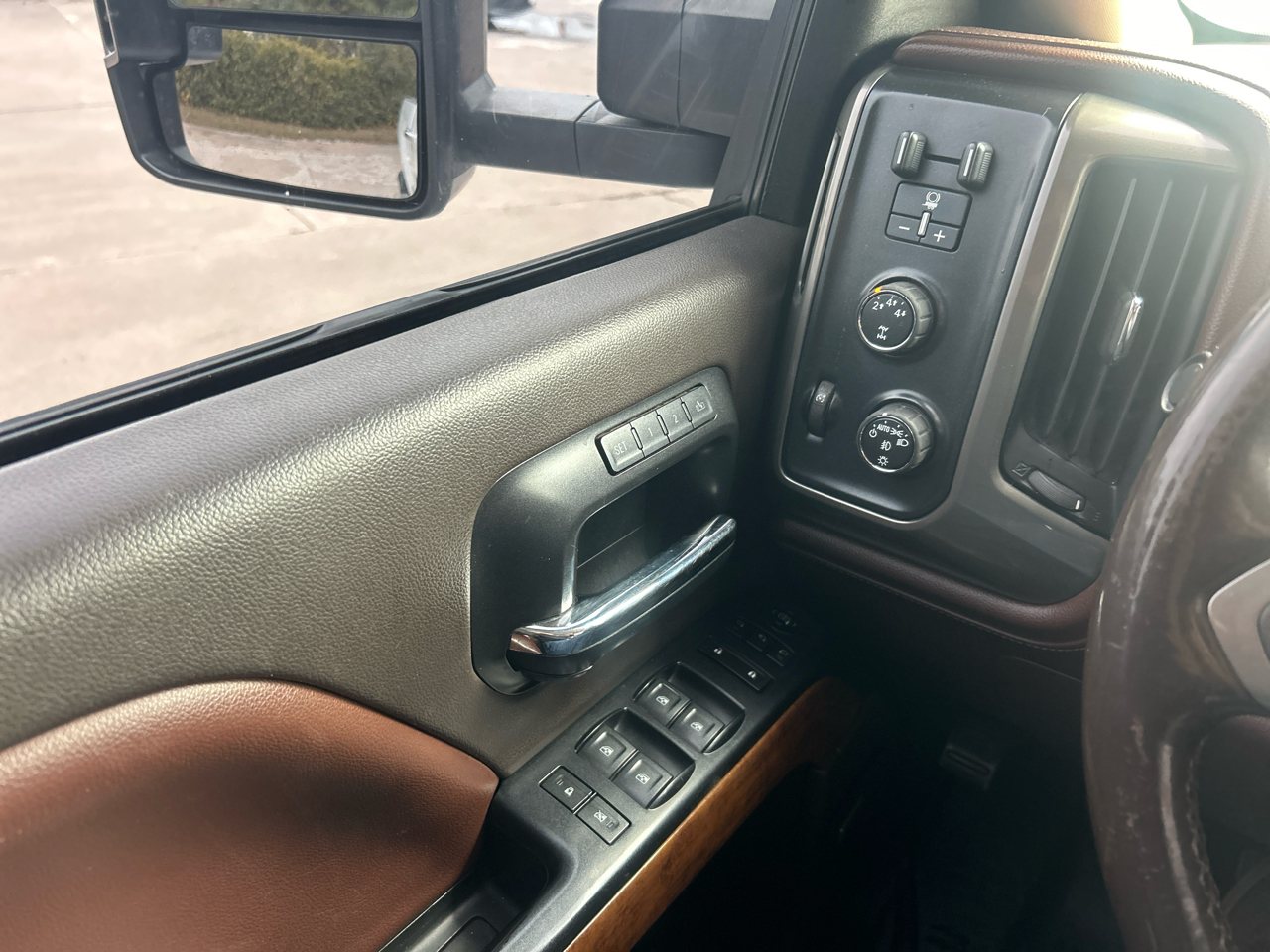 Chevrolet Silverado 2500HD Built After Aug 14 4WD Crew Cab 153.7" High Country 2015 Chevrolet Silverado 2500HD Built After Aug 14 4WD Crew Cab 153.7" High Country 2015