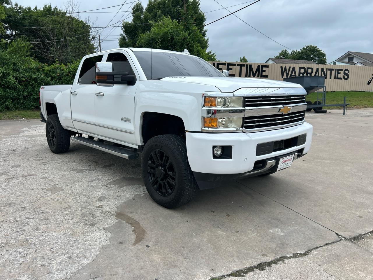 Chevrolet Silverado 2500HD Built After Aug 14 4WD Crew Cab 153.7" High Country 2015