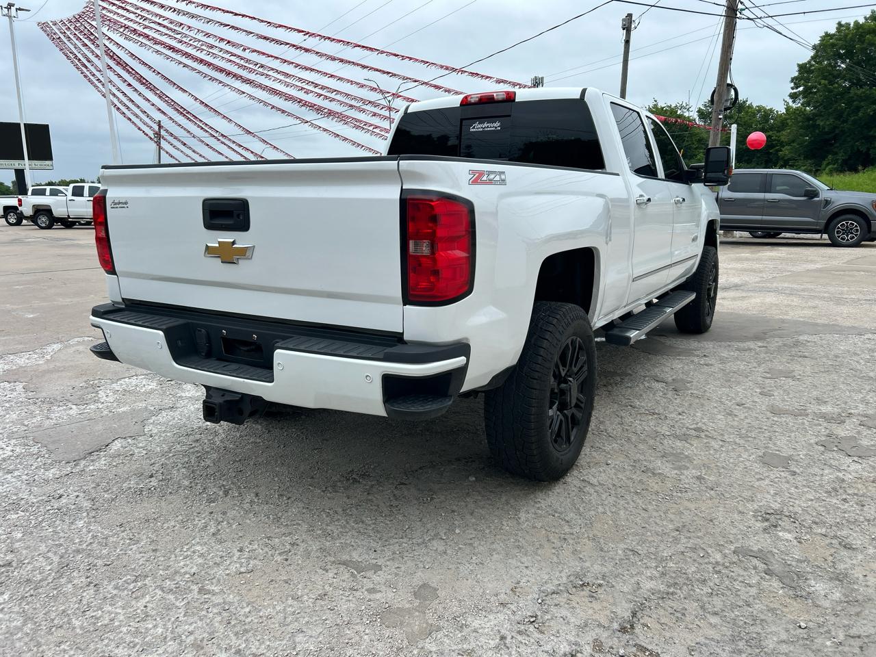 Chevrolet Silverado 2500HD Built After Aug 14 4WD Crew Cab 153.7" High Country 2015