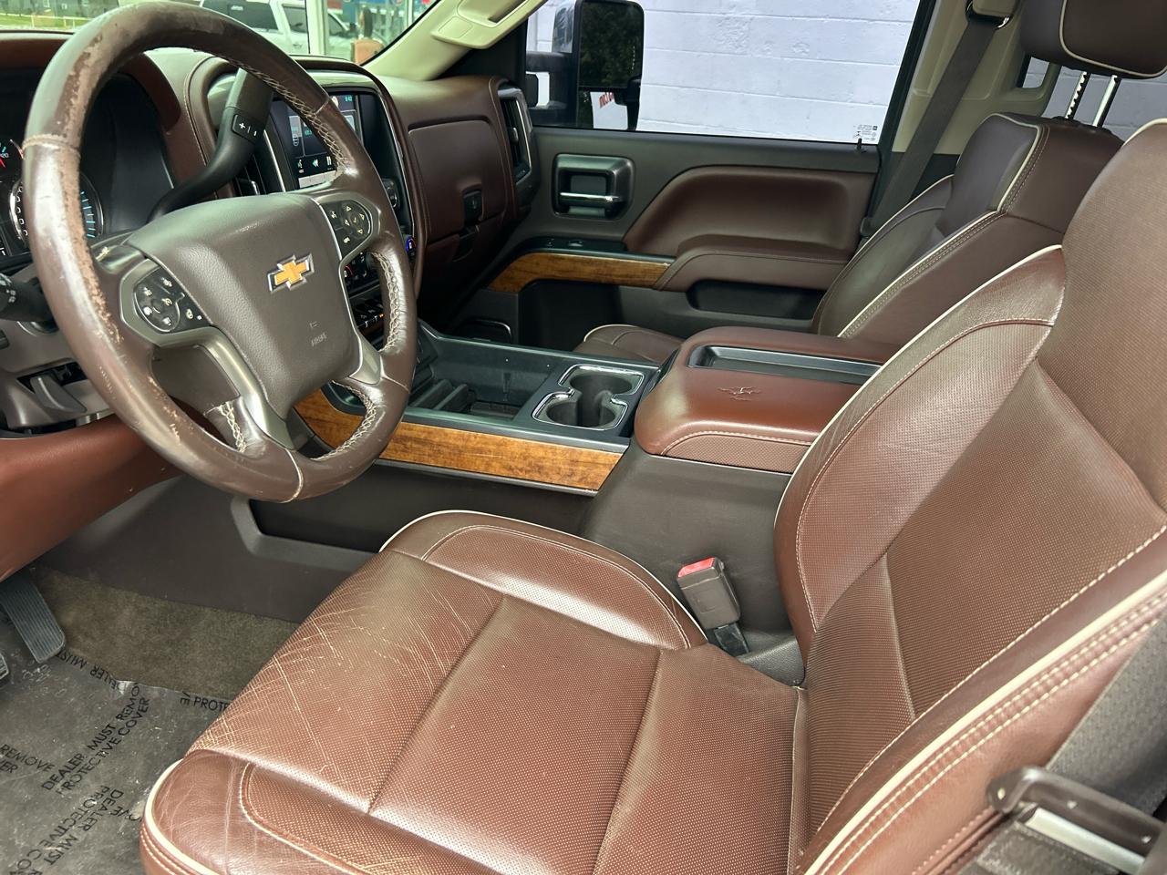 Chevrolet Silverado 2500HD Built After Aug 14 4WD Crew Cab 153.7" High Country 2015