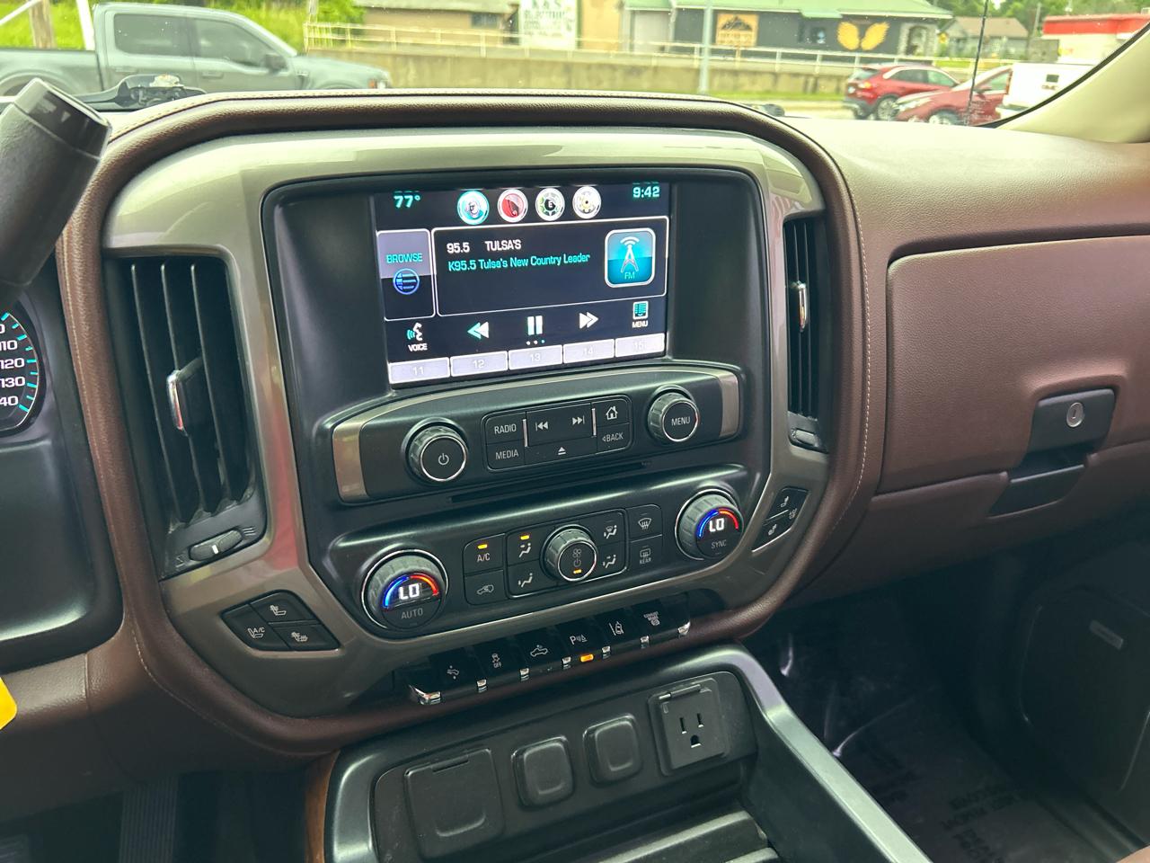 Chevrolet Silverado 2500HD Built After Aug 14 4WD Crew Cab 153.7" High Country 2015