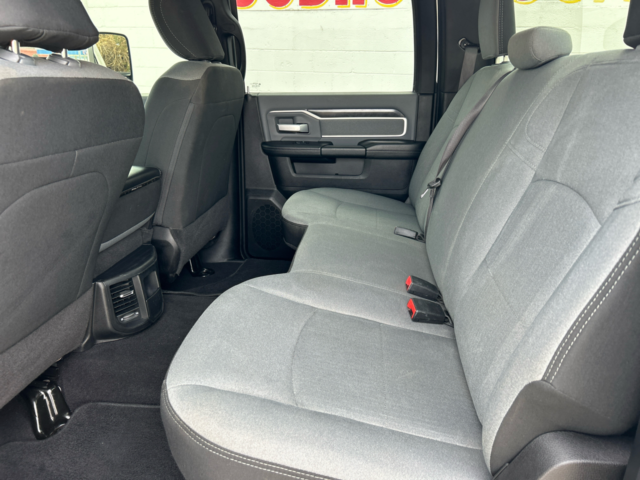 RAM 2500 Big Horn 4x4 Crew Cab 6'4" Box 2021