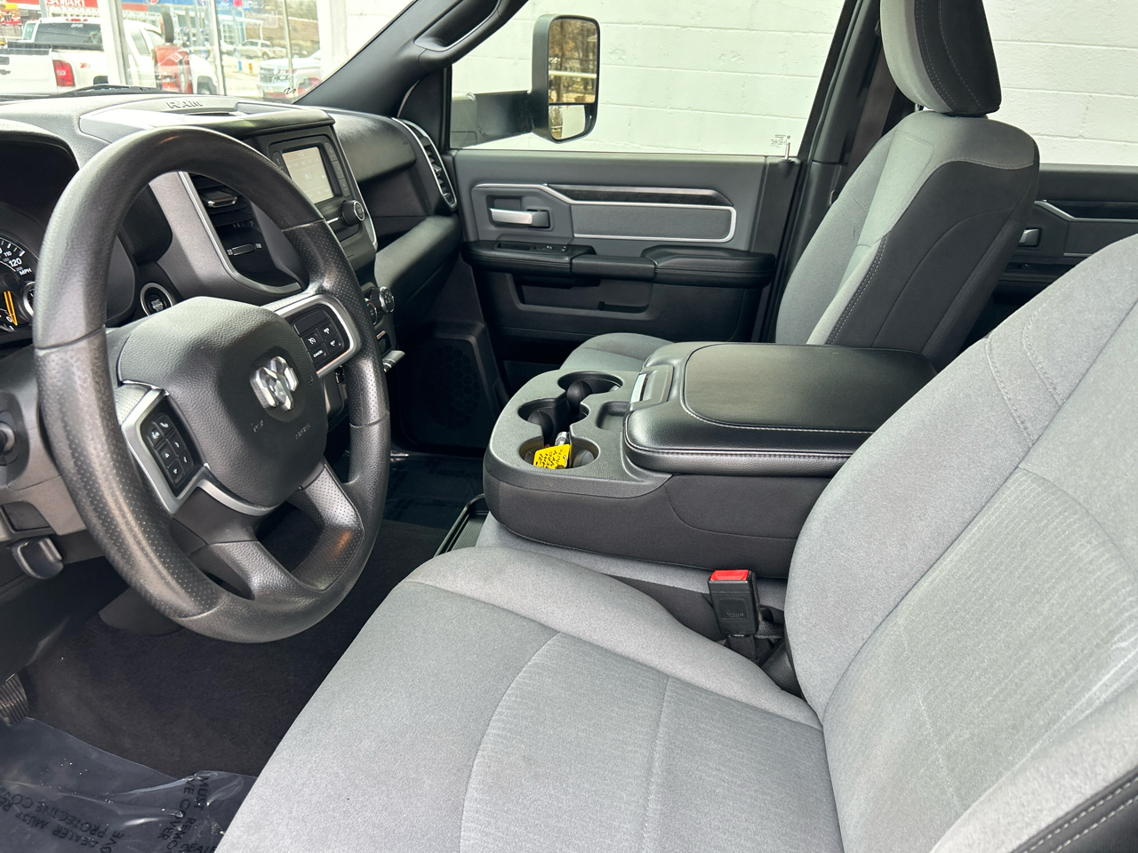 RAM 2500 Big Horn 4x4 Crew Cab 6'4" Box 2021