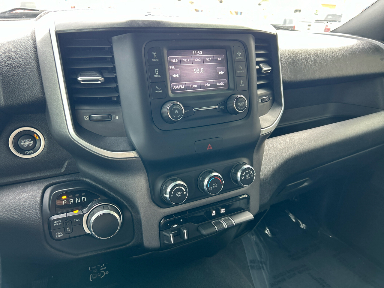 RAM 2500 Big Horn 4x4 Crew Cab 6'4" Box 2021