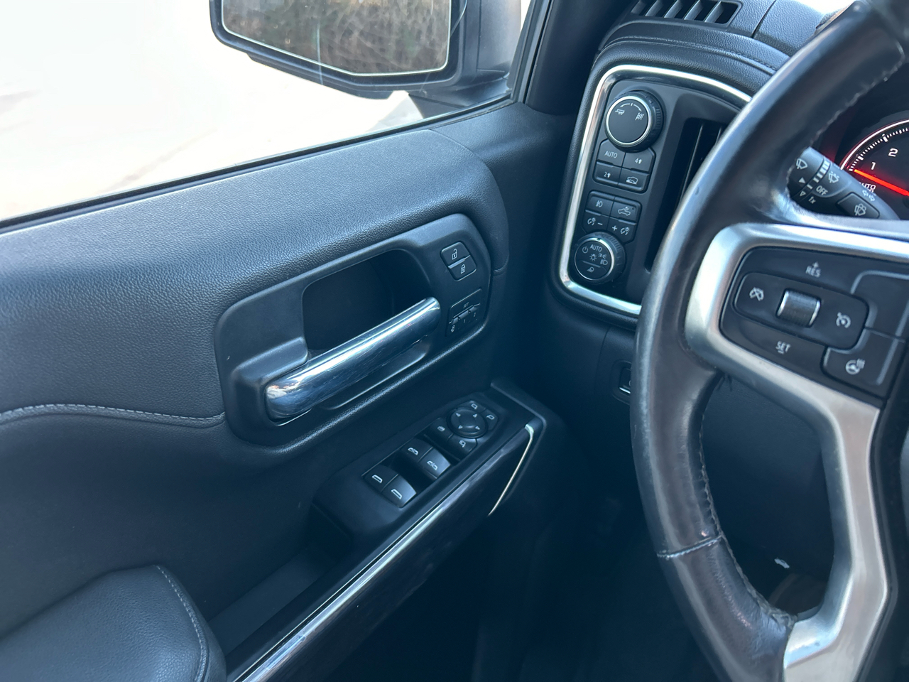 Chevrolet Silverado 1500 4WD Crew Cab 147" LTZ 2019