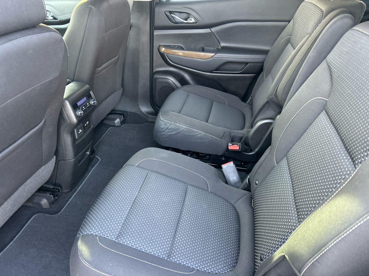 GMC Acadia FWD 4dr SLE 2021