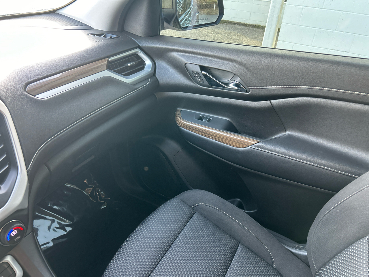 GMC Acadia FWD 4dr SLE 2021