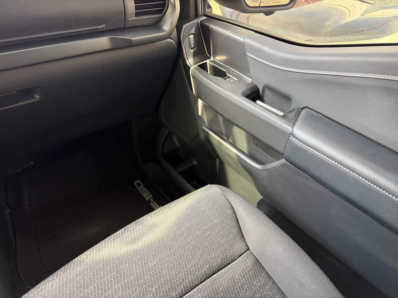 Ford F-150 4WD SuperCrew 150" XLT 2024