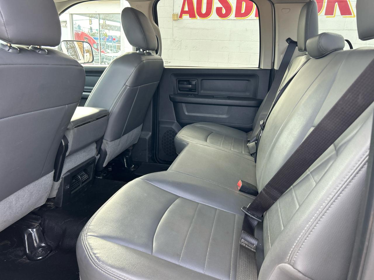 RAM 3500 4WD Crew Cab 169" Tradesman 2016