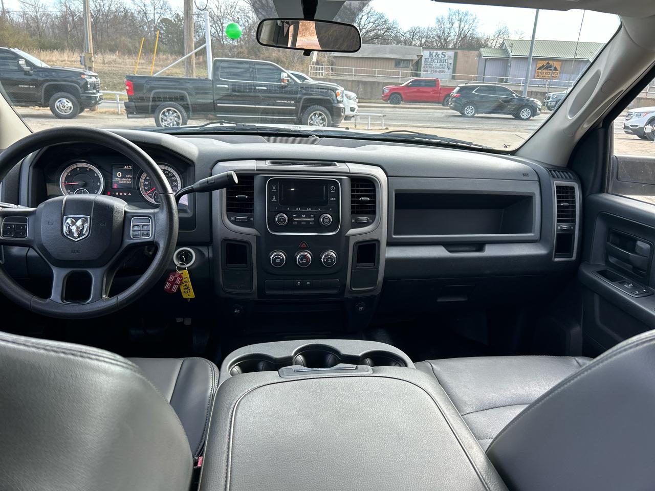 RAM 3500 4WD Crew Cab 169" Tradesman 2016