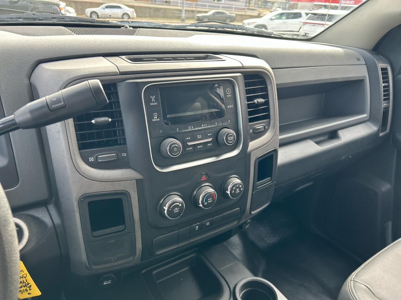 RAM 3500 4WD Crew Cab 169" Tradesman 2016