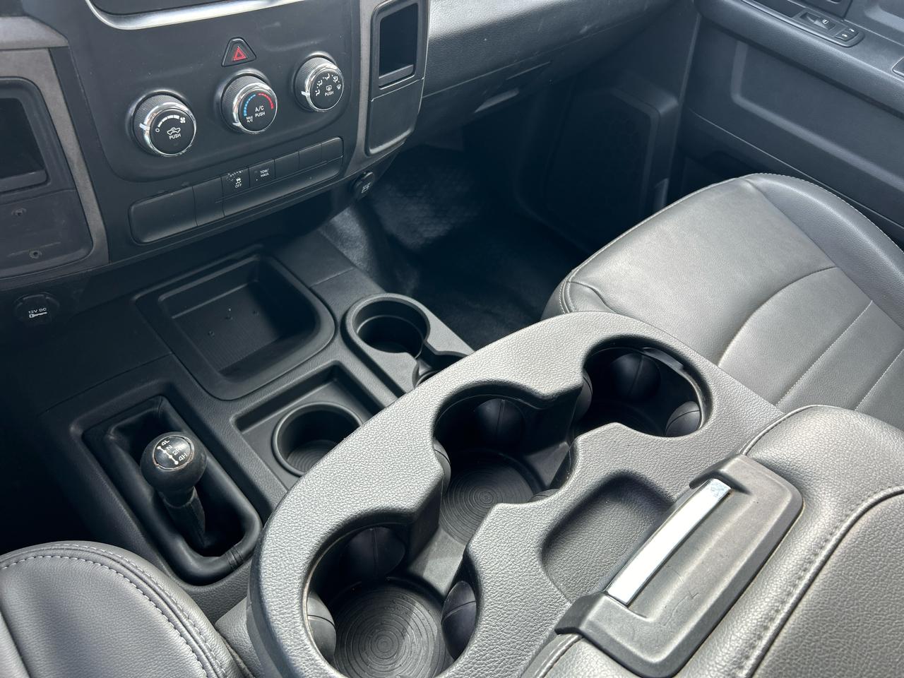 RAM 3500 4WD Crew Cab 169" Tradesman 2016