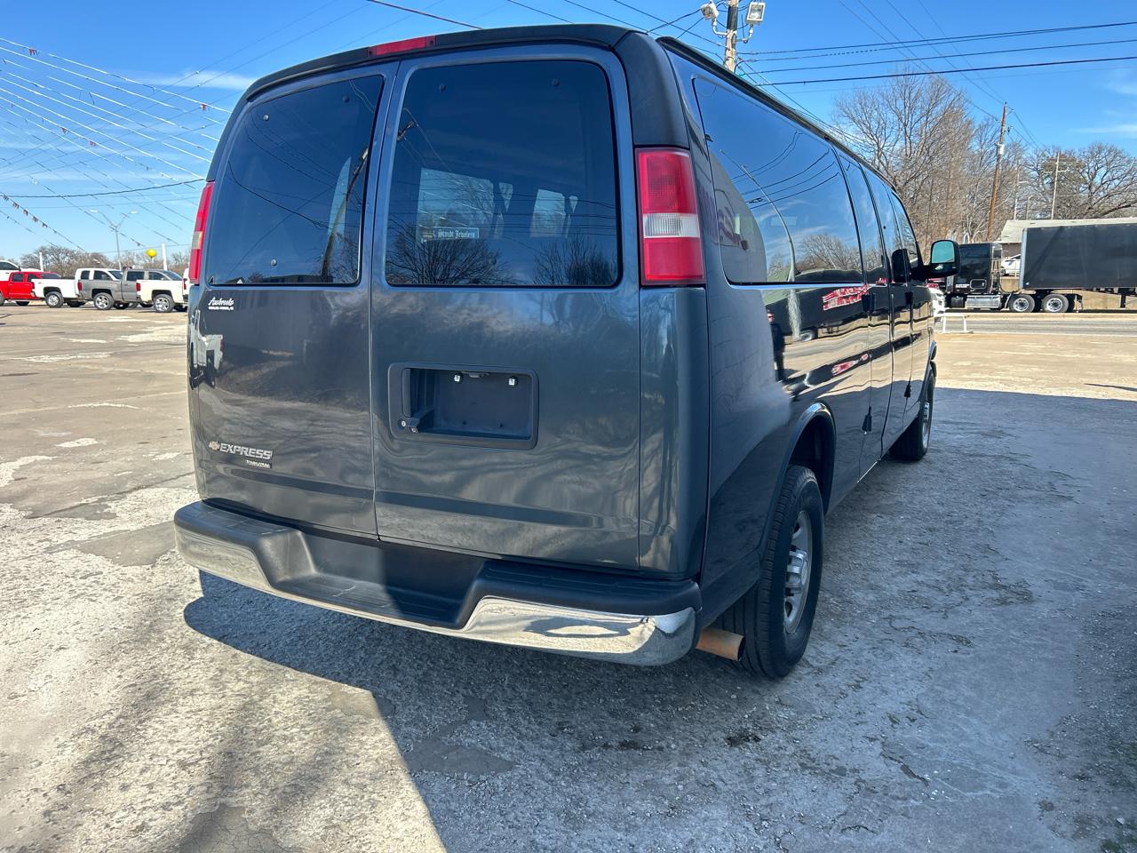 Chevrolet Express Passenger RWD 3500 155" LT w/1LT 2014