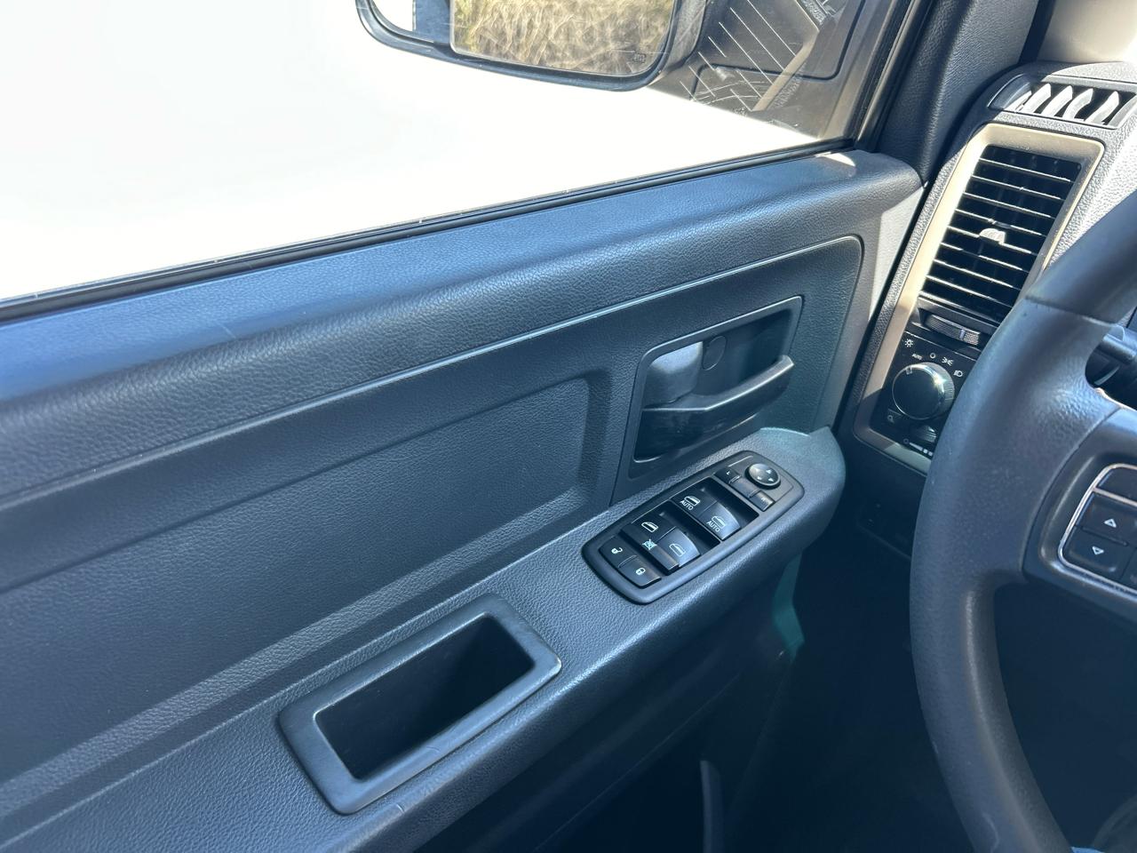 RAM 3500 4WD Crew Cab 169" ST 2012